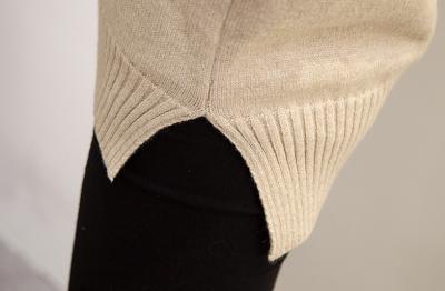 фото 6 Пуловер с круглым вырезом